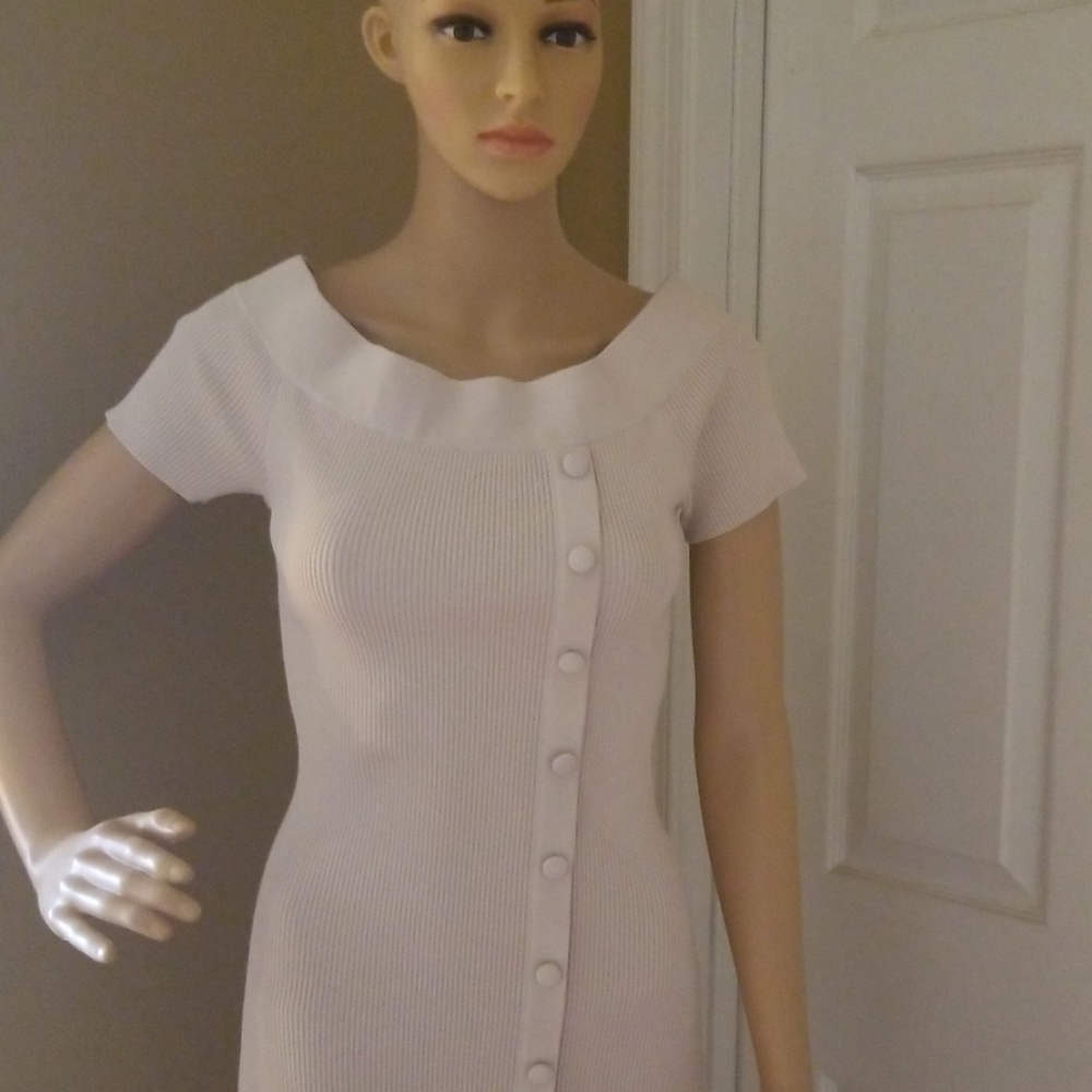 Dress - Picture 2 of 5